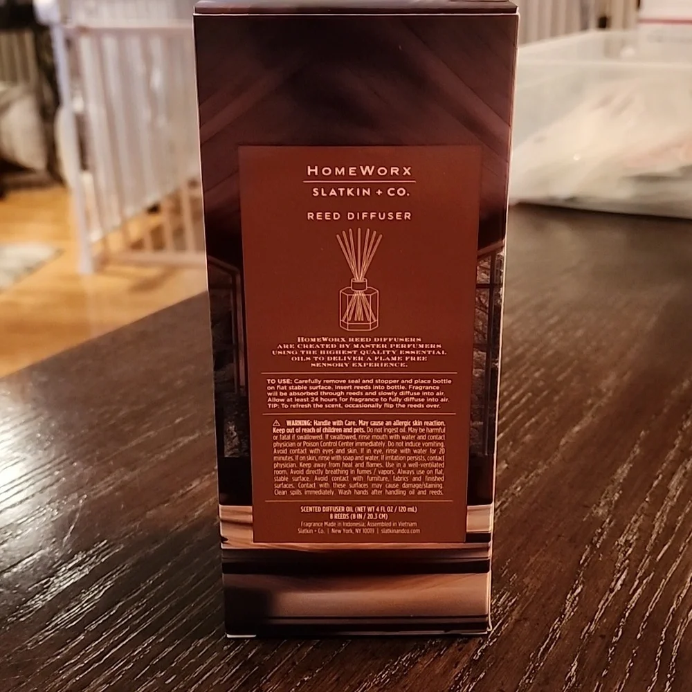 NIB HomeWorx Slatkin & Co. Namaste Woods Reed Diffuser - Brown/Gold